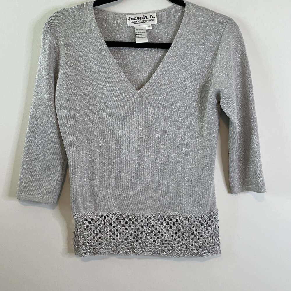 Joseph A Size M Silver Metallic V Neck Crochet Hem Knit Sweater Top